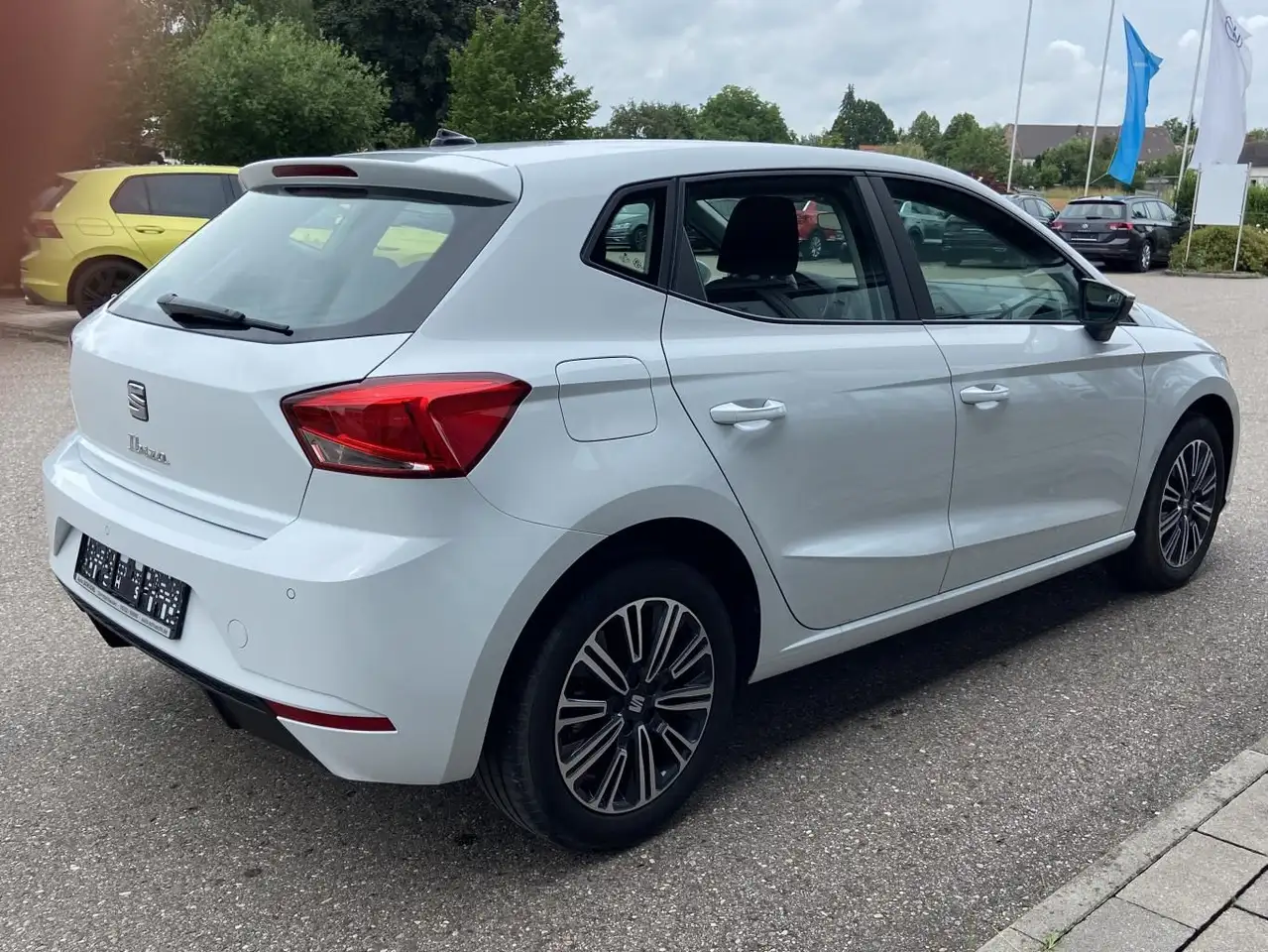 SEAT Ibiza 1.0 TSI FR VIRTUAL-COCKPIT+NAVI-PRO+LED+FU — Galería del vehículo 5