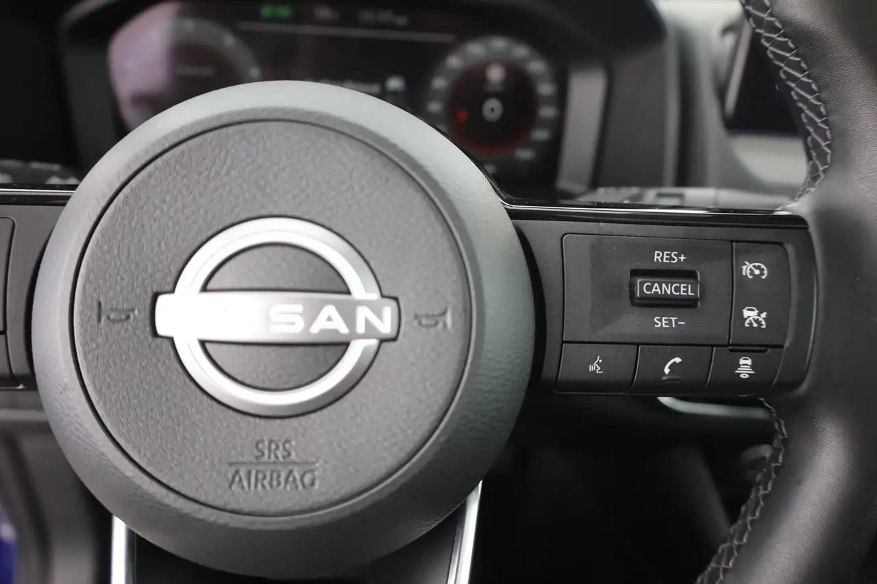 Nissan Qashqai N-Connecta 1.3 Dig-T LED ACC Navi Pano — Galería del vehículo 18