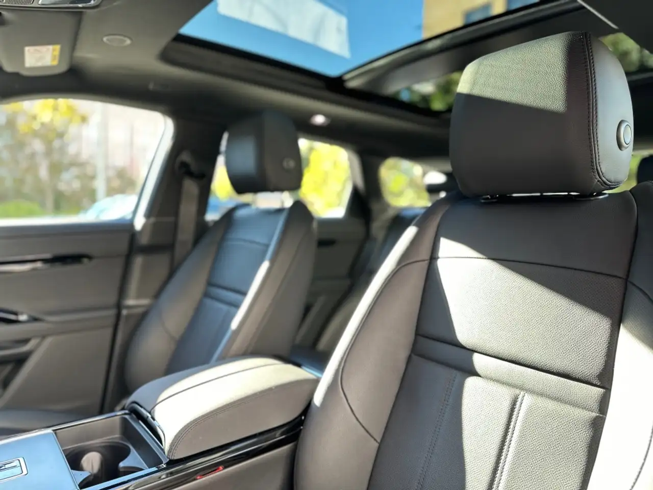 Land Rover Range Rover Evoque 2.0D I4 MHEV S AWD Aut. 163 — Galería del vehículo 22