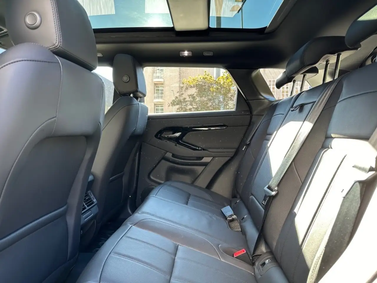 Land Rover Range Rover Evoque 2.0D I4 MHEV S AWD Aut. 163 — Galería del vehículo 25