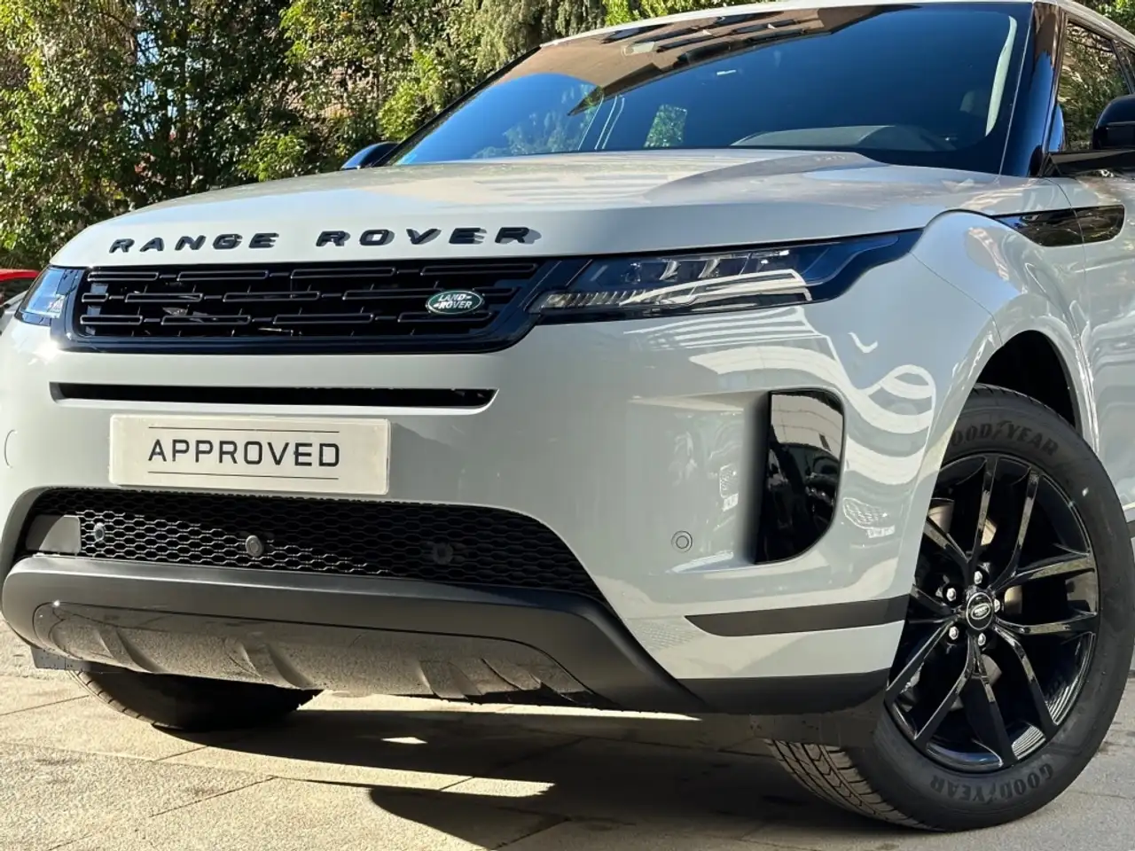 Land Rover Range Rover Evoque 2.0D I4 MHEV S AWD Aut. 163 — Galería del vehículo 4