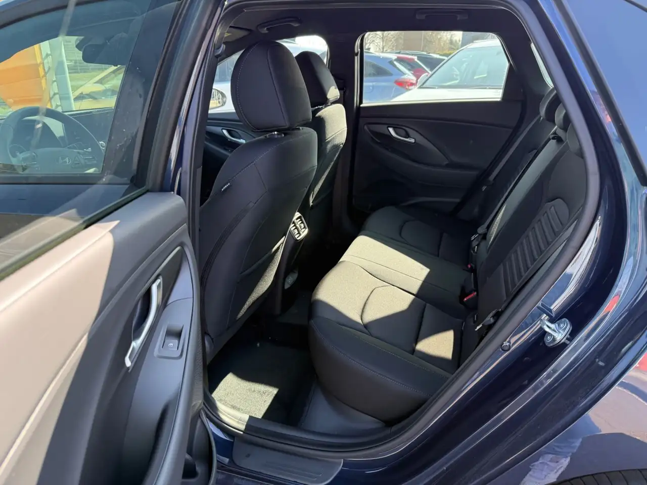 Hyundai i30 Advantage LED/NAVI/KAMERA — معرض صور السيارة 9