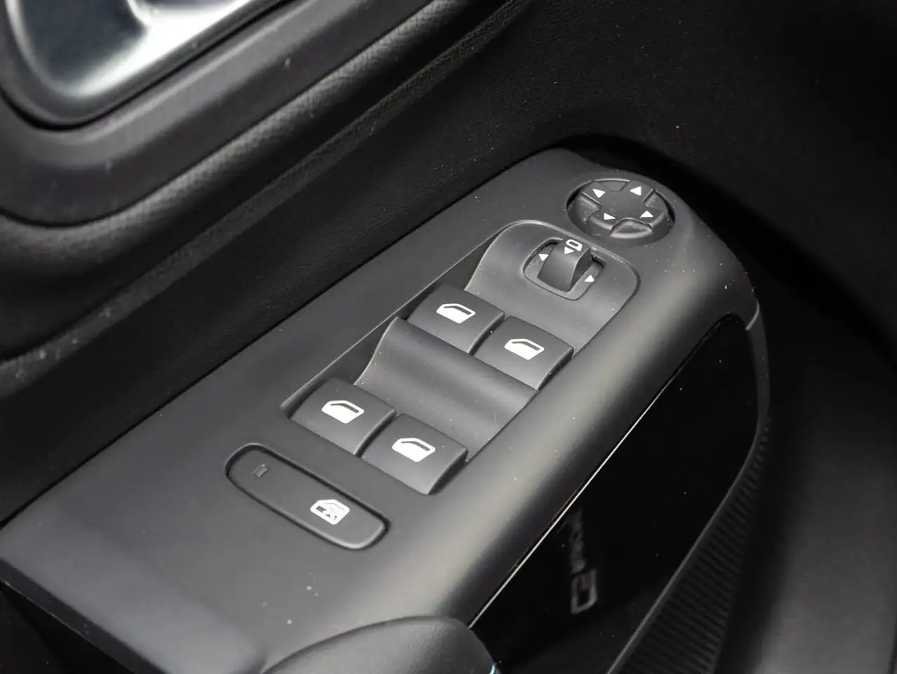 Citroen C5 Aircross 1.2 PureTech MAX +SHZ+RFK360+elHKKL+ — Vehicle gallery 6