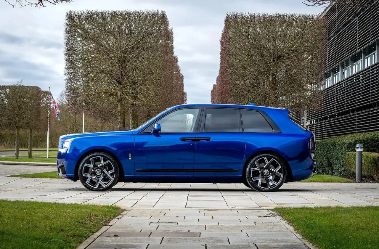 Rolls-Royce Cullinan Black Badge Series II 23" Lounge Seats — Galería del vehículo 33