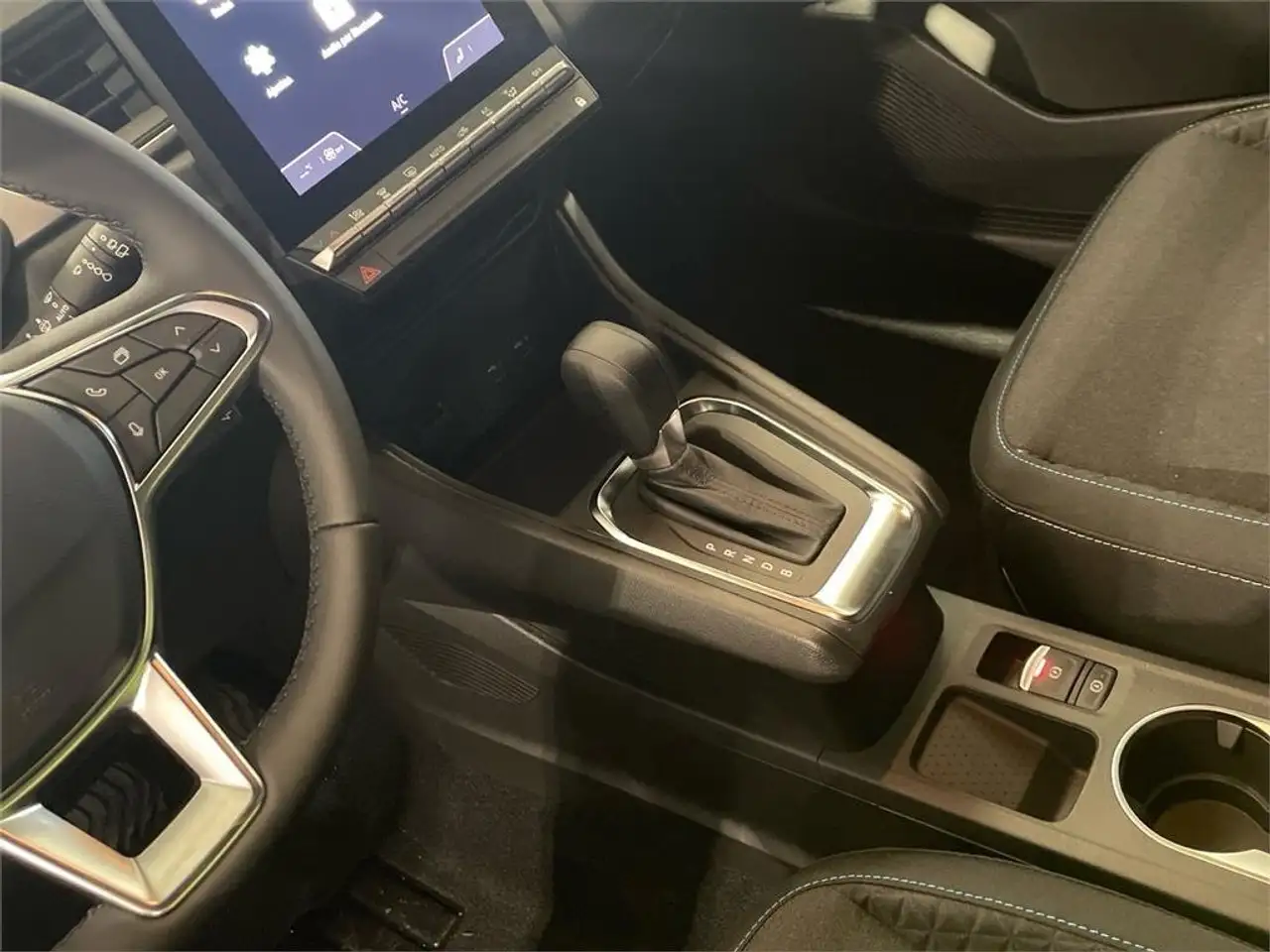 Renault Symbioz E-TECH Full Hybrid Evolution 105kW — Vehicle gallery 17
