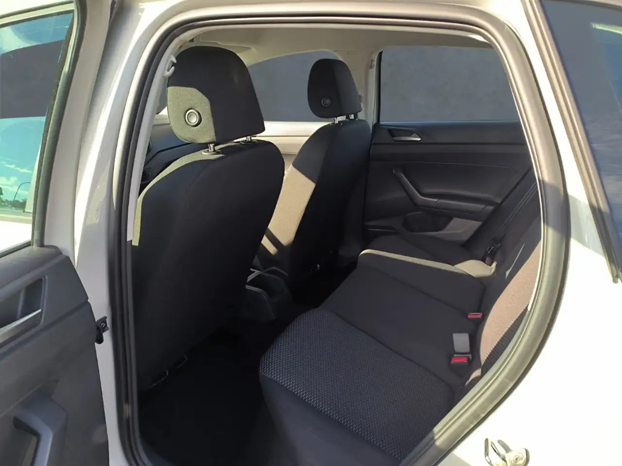 Volkswagen Polo VI 1.0+Klimaanlage+LED+FSE+el.Fensterheber — Vehicle gallery 6
