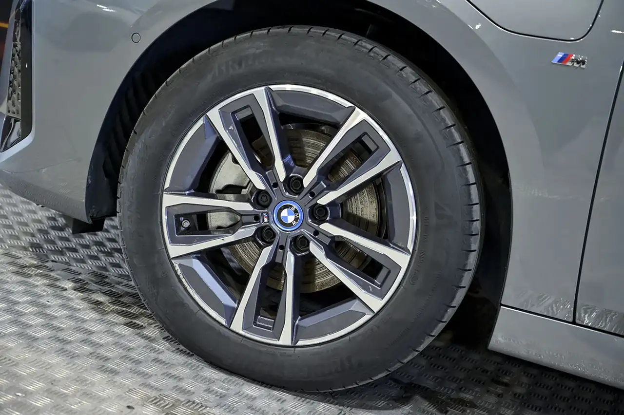 BMW 225 225e xDrive — Galería del vehículo 15