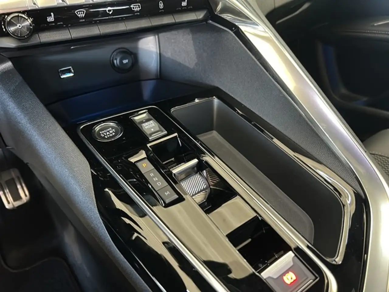 Peugeot 3008 GT ALLWETTER ACC NAVI LED PDC SHZ KAMERA APPLE/... — معرض صور السيارة 12