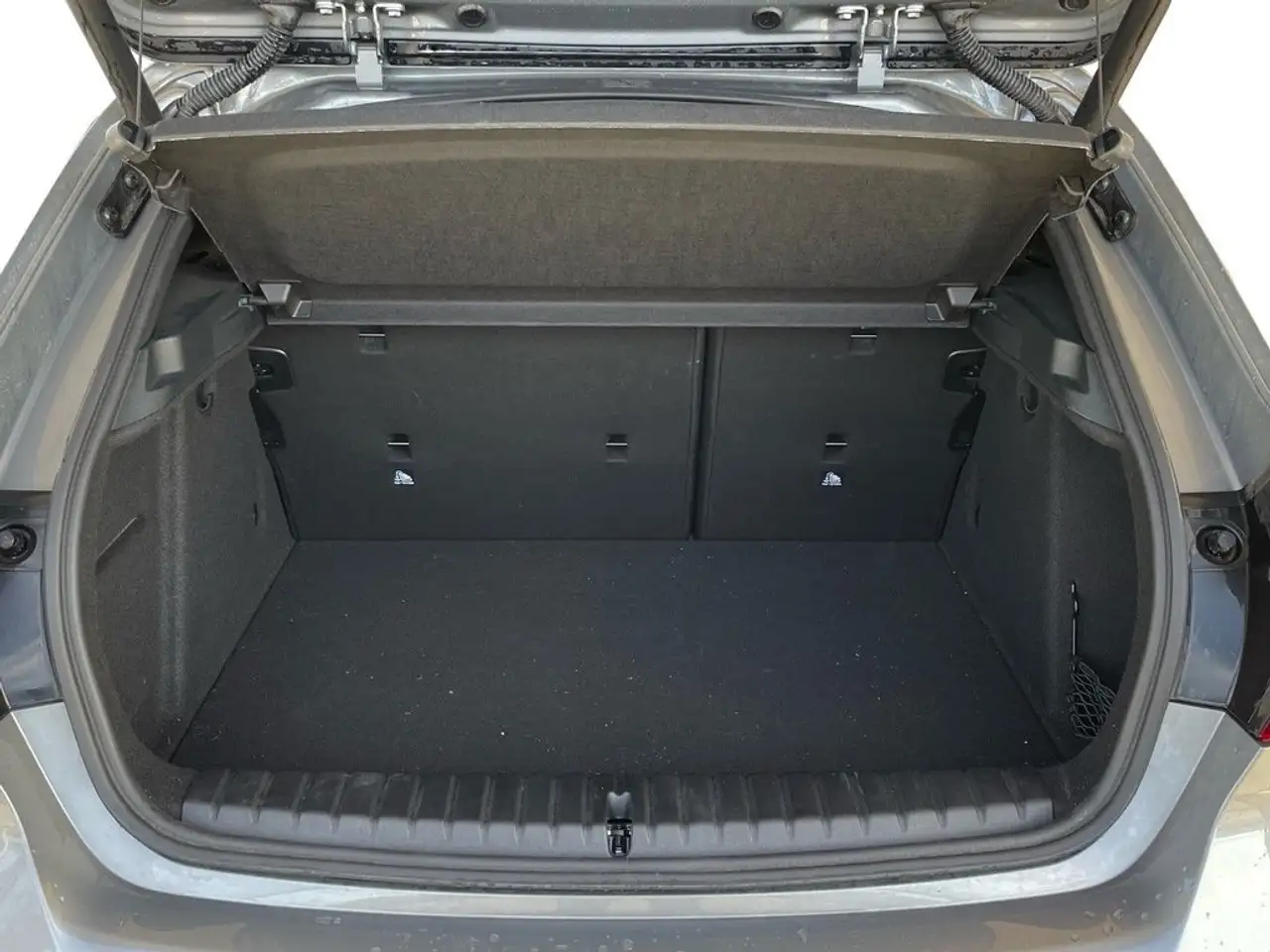 BMW 118 118dA Business — معرض صور السيارة 19