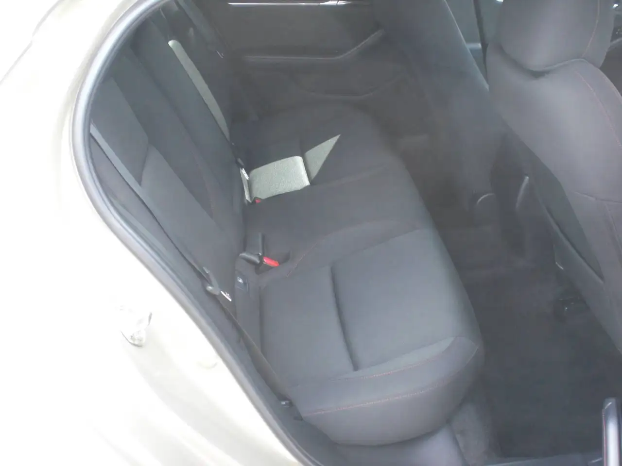 Mazda 3 Homura* LED* Radar* HUD* Navi*AHK — Galerie du véhicule 11