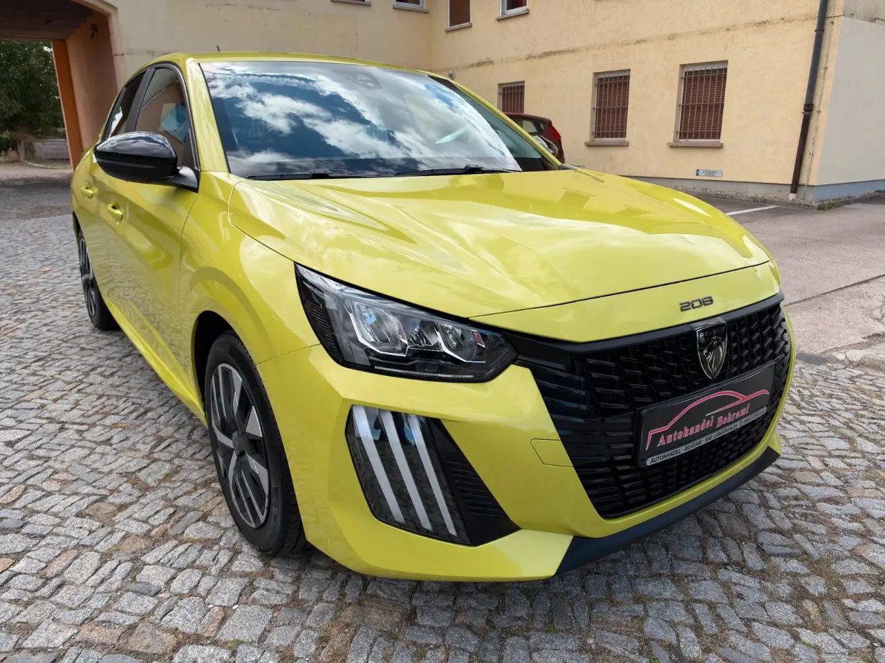 Peugeot 208 1.2 PureTech Active LED Klima Navi 1.Hand — معرض صور السيارة 4