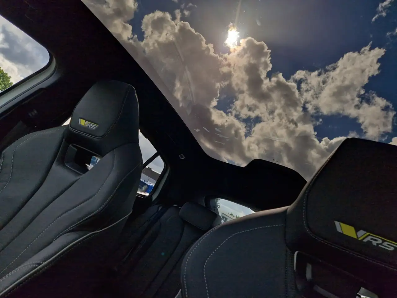 Skoda Enyaq Coupé 85x RS +WÄPU +AHK +PANO +CANTON +360° +MATR — Vehicle gallery 30