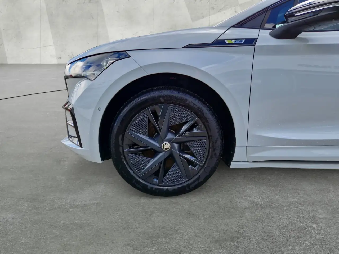 Skoda Enyaq Coupé 85x RS +WÄPU +AHK +PANO +CANTON +360° +MATR — Vehicle gallery 10