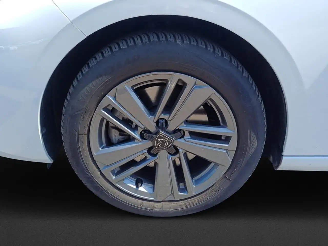 Peugeot 308 SW Allure PureTech 130 EAT8 — Galería del vehículo 8
