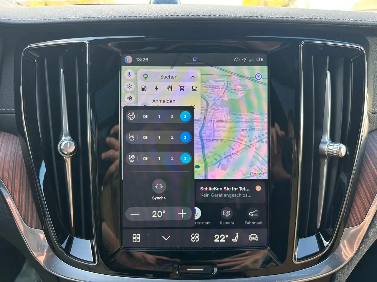 Volvo V60 T8 AWD Ultra Plug-in LRang,Pano,bel.LederHUD — Vehicle gallery 24
