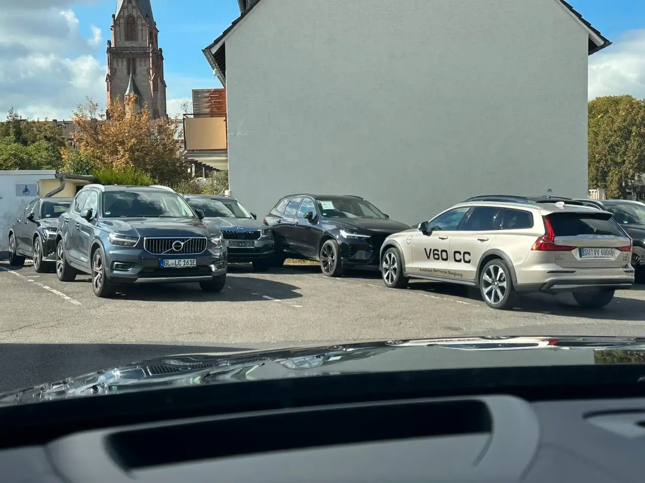 Volvo V60 T8 AWD Ultra Plug-in LRang,Pano,bel.LederHUD — Vehicle gallery 23