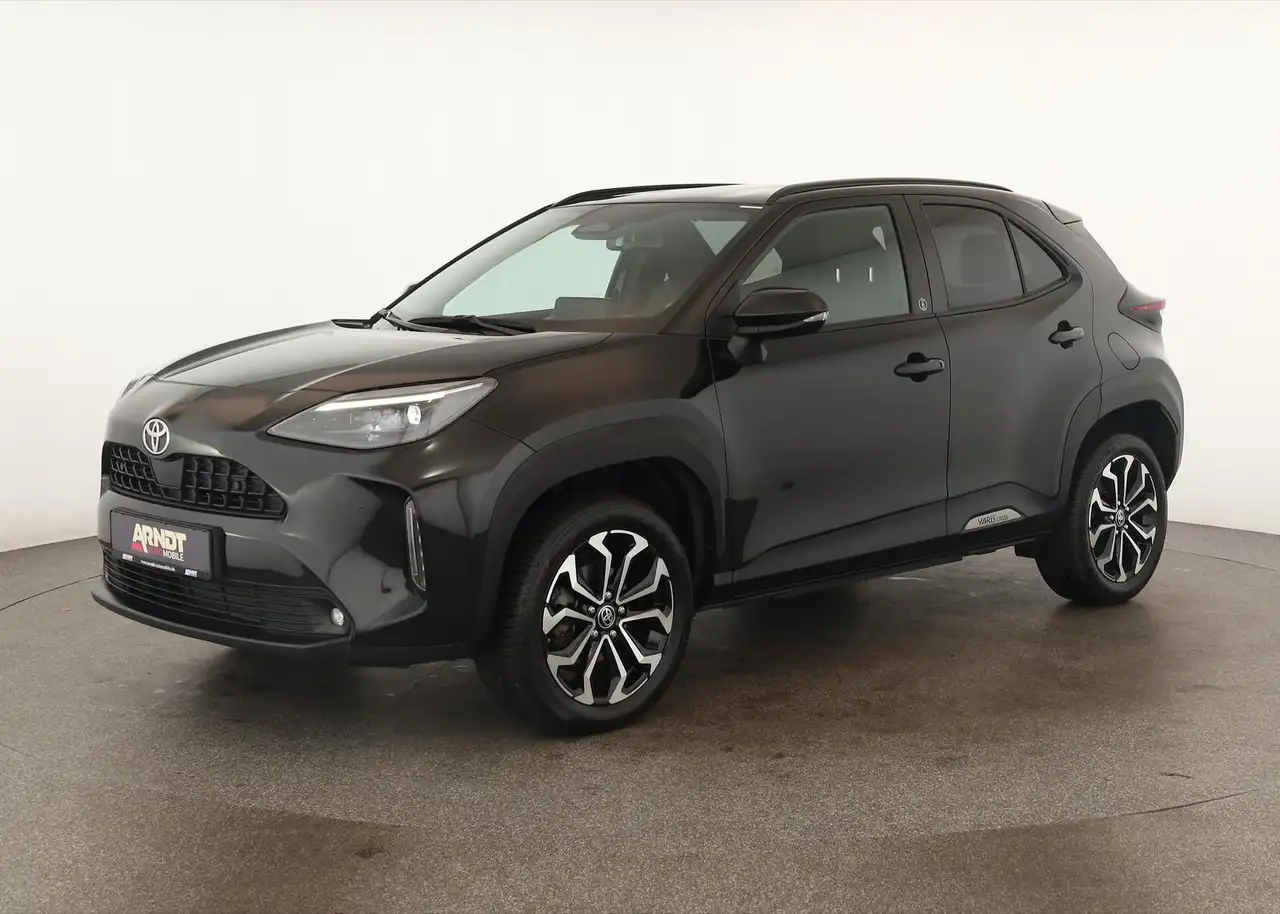 Toyota Yaris Cross CVT Team D LED Navi SHZ iACC Kam 17" — Galería del vehículo 2