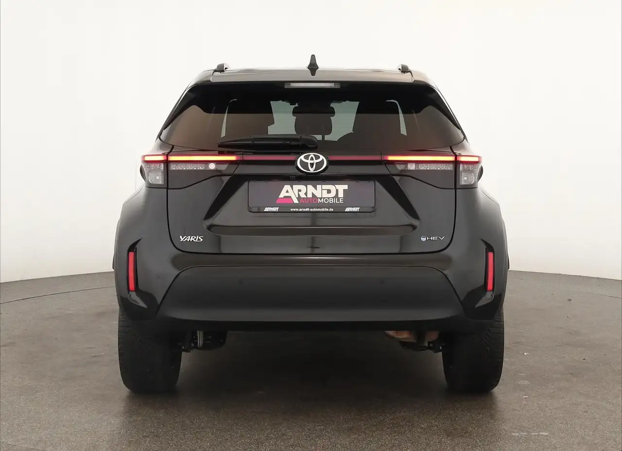 Toyota Yaris Cross CVT Team D LED Navi SHZ iACC Kam 17" — Galería del vehículo 6
