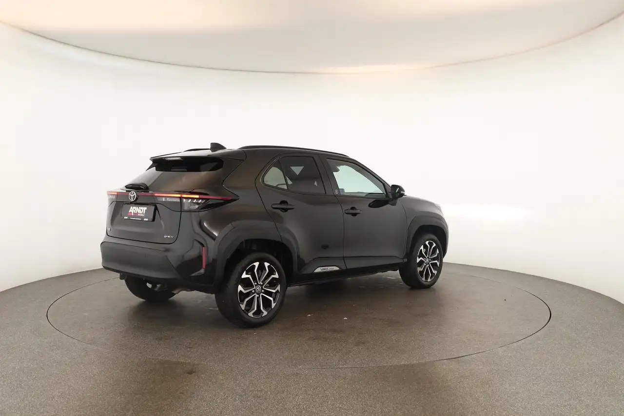 Toyota Yaris Cross CVT Team D LED Navi SHZ iACC Kam 17" — Galería del vehículo 23