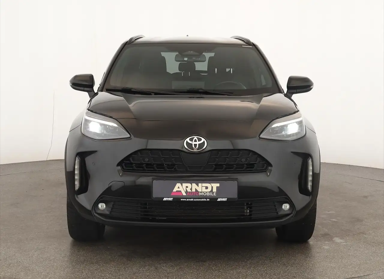 Toyota Yaris Cross CVT Team D LED Navi SHZ iACC Kam 17" — Galería del vehículo 3