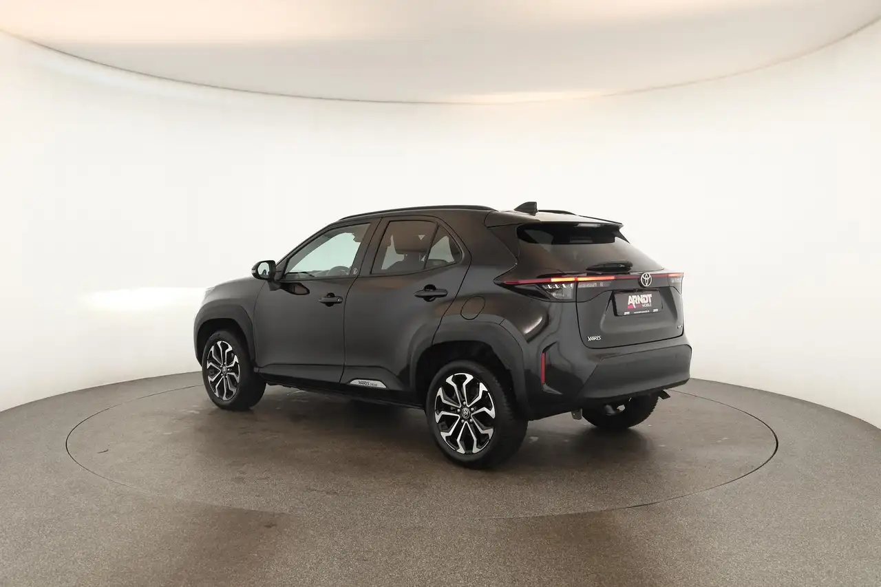 Toyota Yaris Cross CVT Team D LED Navi SHZ iACC Kam 17" — Galería del vehículo 29