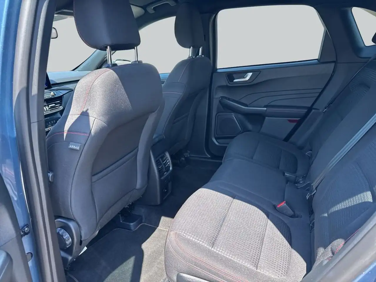Ford Kuga 2.5 Duratec PHEV ST-LINE — Vehicle gallery 12