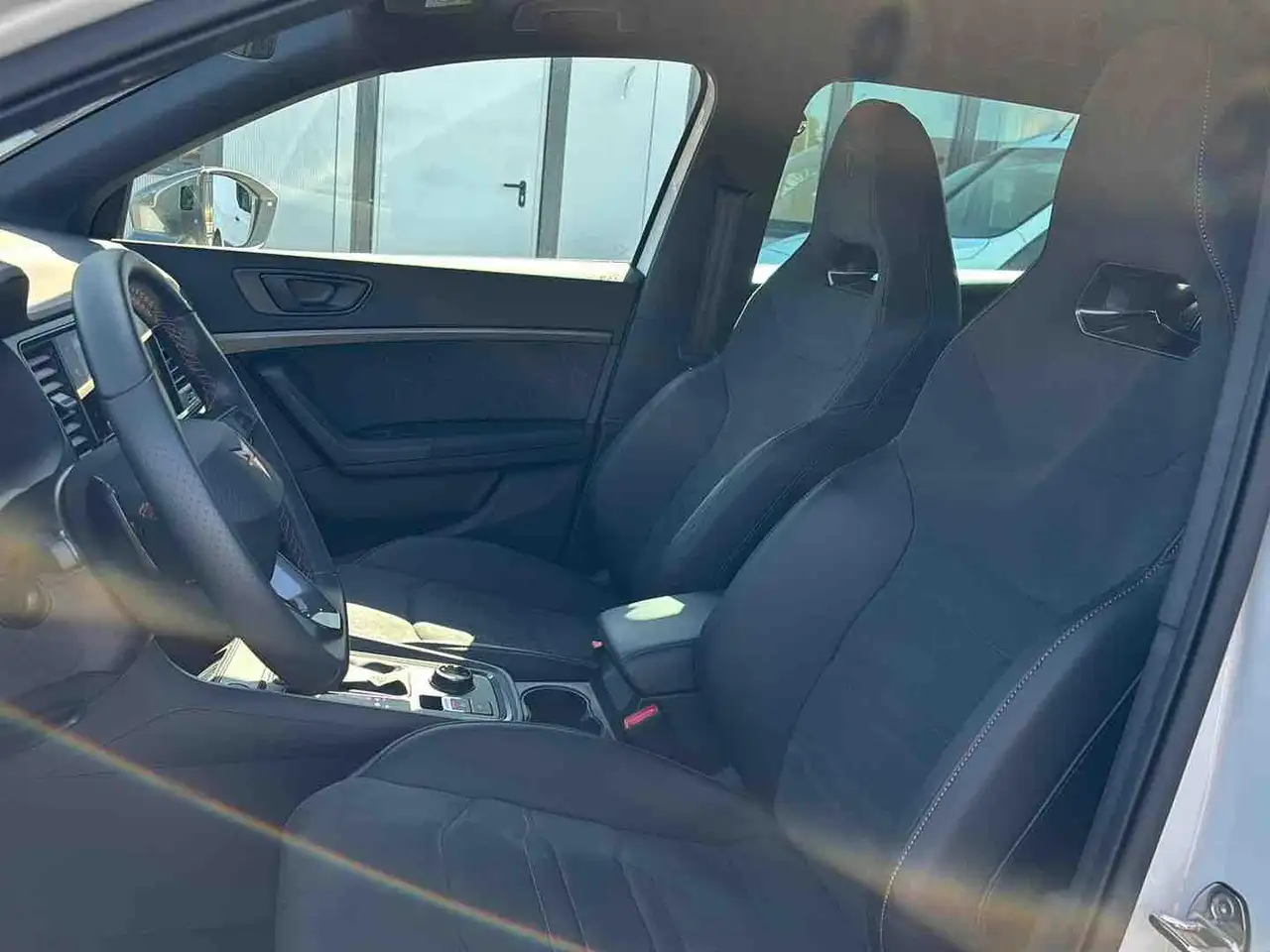 CUPRA Ateca 2.0 TSI DSG 4Drive AHK 360°-KAMERA MEMORY — Galería del vehículo 12