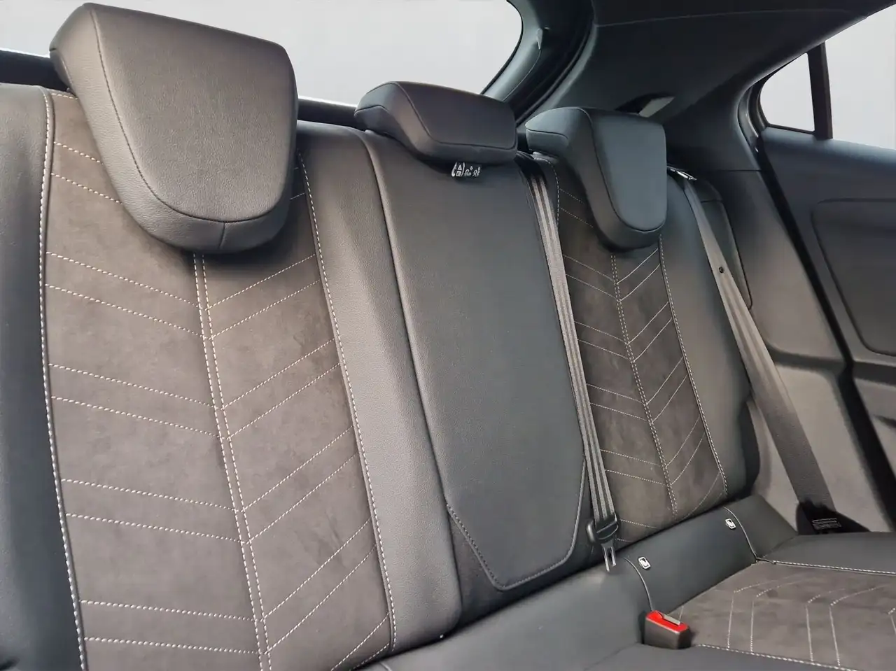 Opel Mokka Ultimate 1.2T*NAVI*KAMERA*SITZHZG*LENKRADH — Galerie du véhicule 8