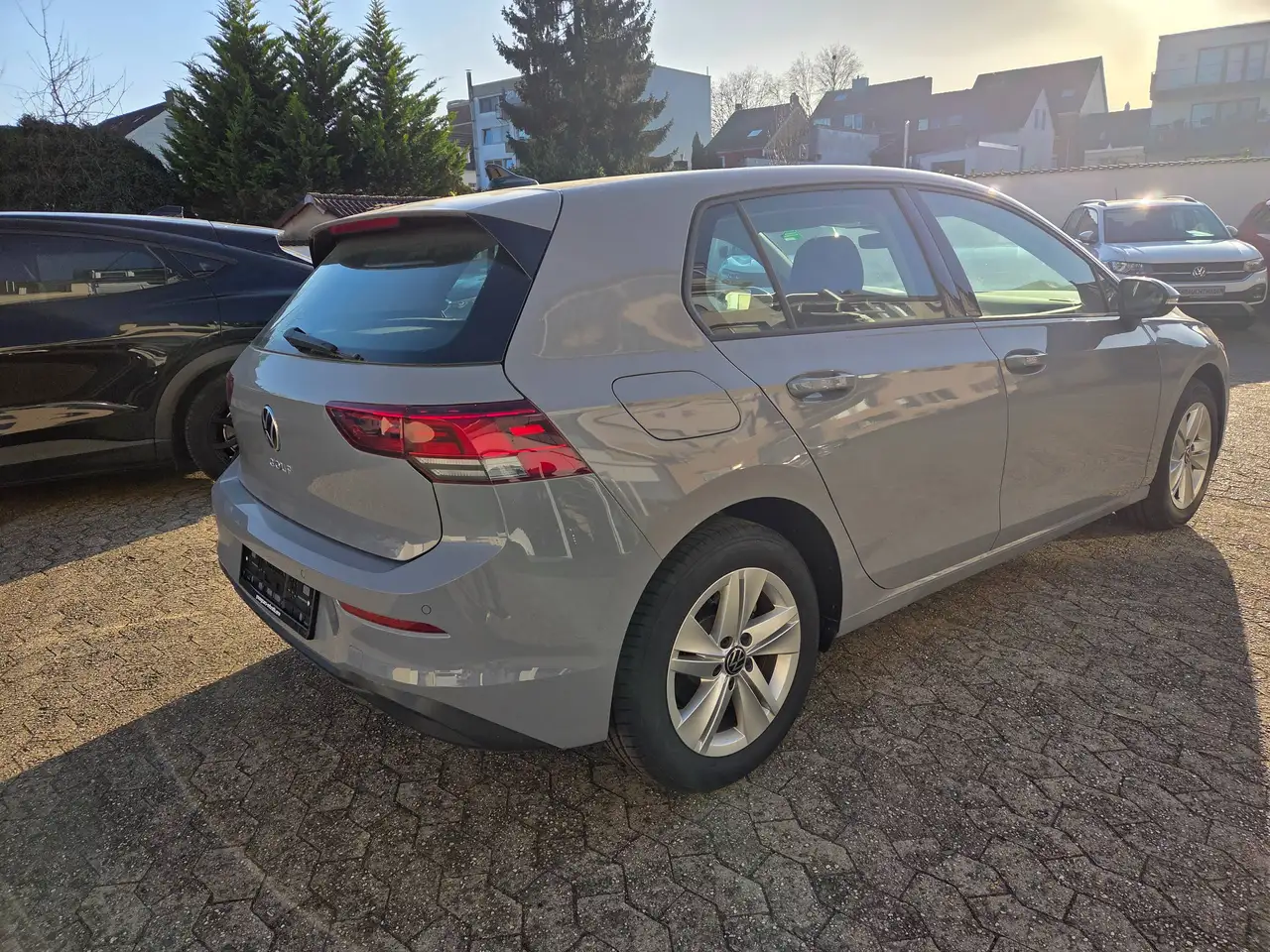 Volkswagen Golf VIII Lim. *2 SEATS!* ACC LED NAVI KAMERA — Vehicle gallery 3