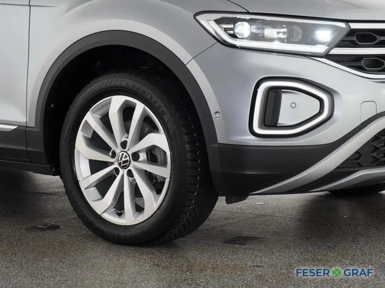Volkswagen T-Roc 1.0TSI Style LED RearView PDC Sitzhzg Navi — معرض صور السيارة 13