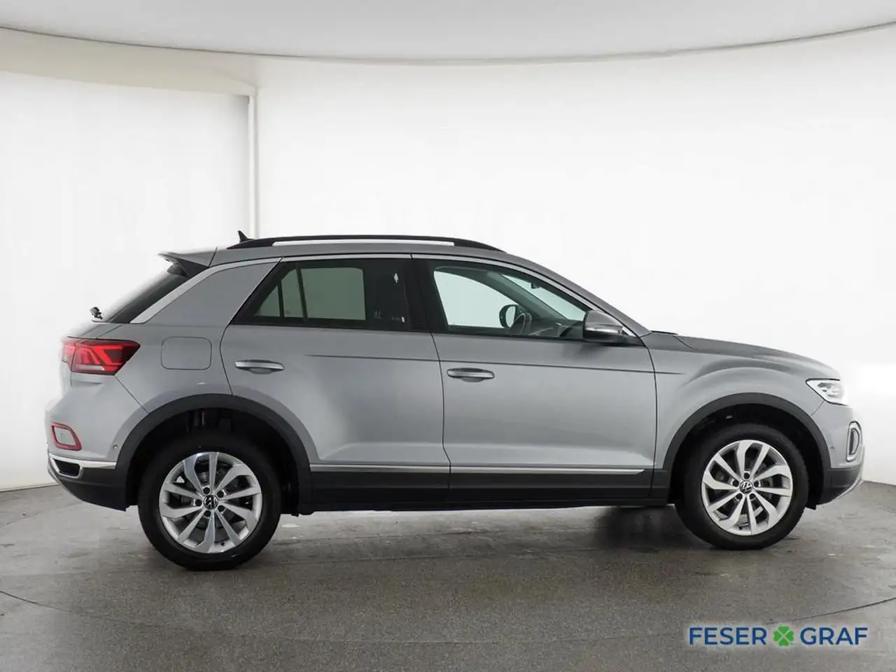 Volkswagen T-Roc 1.0TSI Style LED RearView PDC Sitzhzg Navi — معرض صور السيارة 16