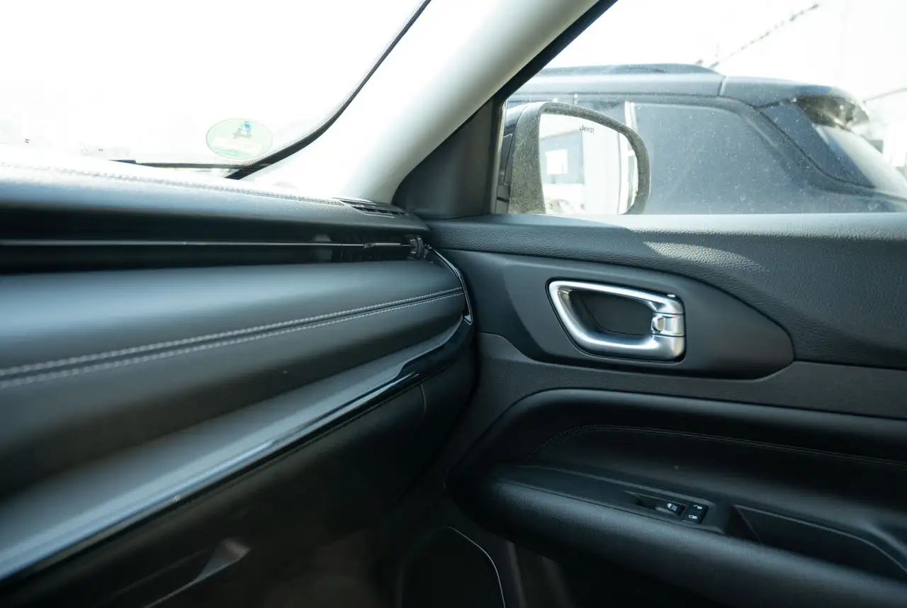 Jeep Compass 1.5 GSE T4 48V e-Hybrid *MIRROR SCREEN*WINTER-PAKET* — معرض صور السيارة 11