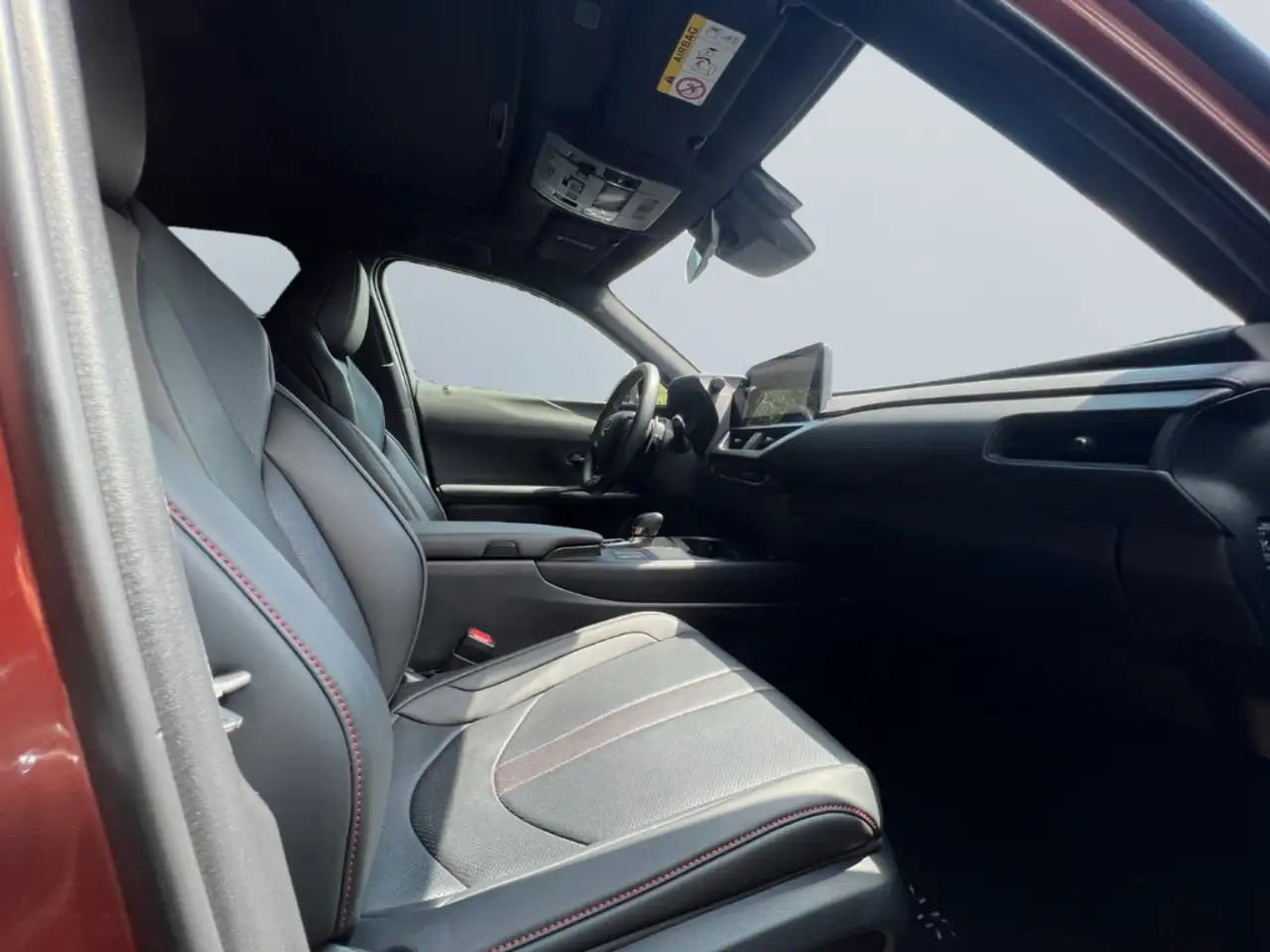 Lexus UX 300h E-FOUR F SPORT *LED*360°*GSD*Levinson*SHZ* — Galerie du véhicule 18