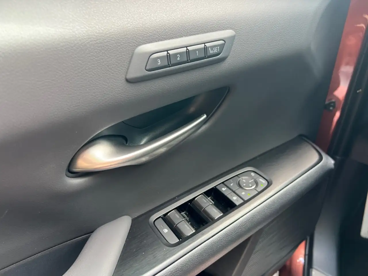 Lexus UX 300h E-FOUR F SPORT *LED*360°*GSD*Levinson*SHZ* — Galerie du véhicule 20