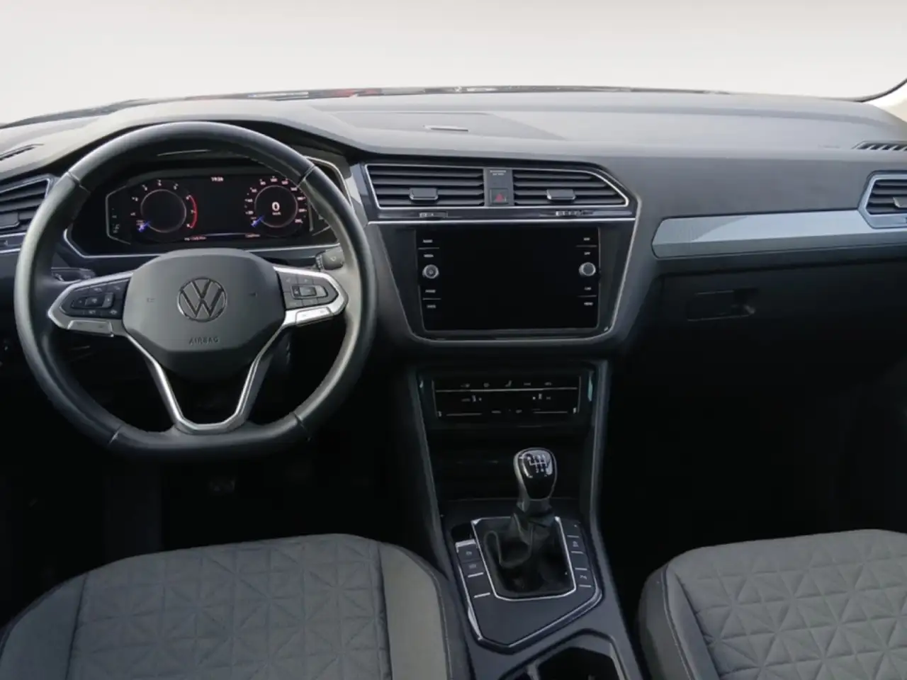 Volkswagen Tiguan TODOTERRENO 1.5 TSI 110KW LIFE 150 5P — Galerie du véhicule 4