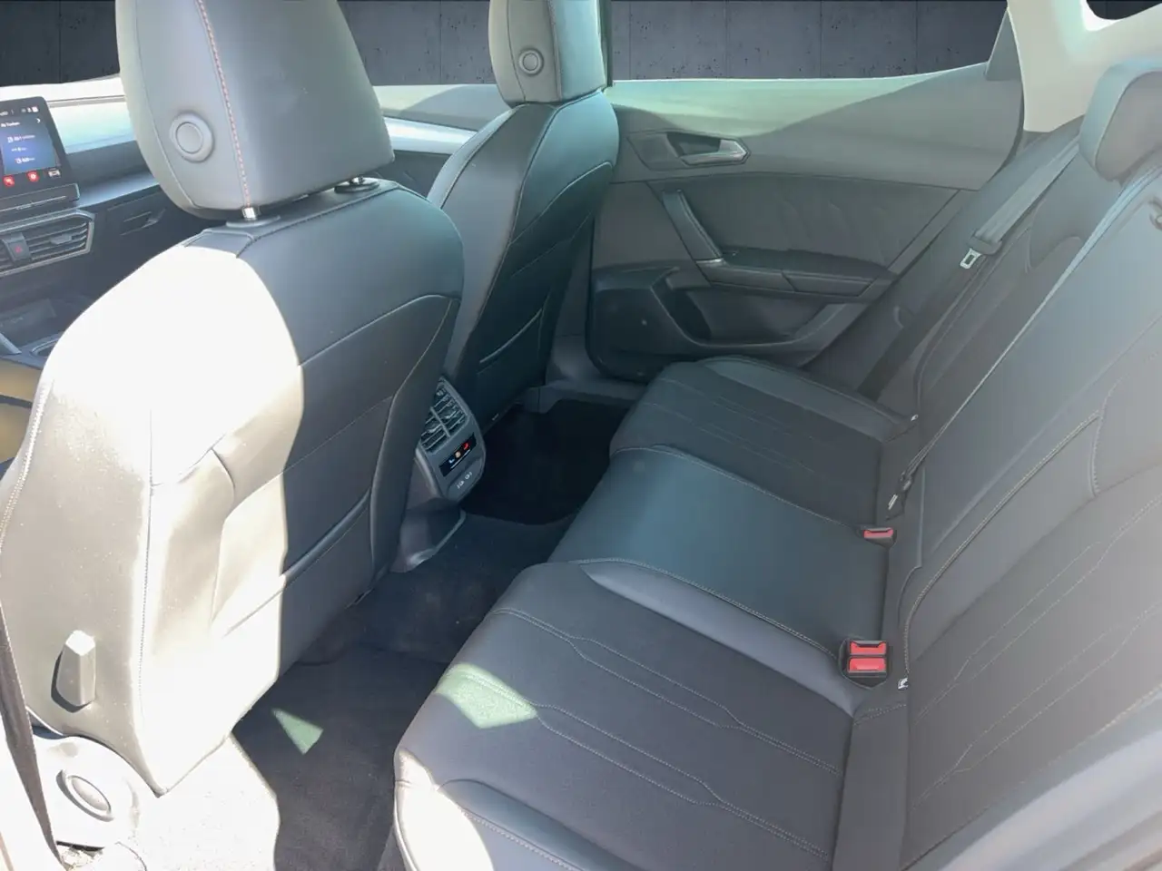 CUPRA Formentor 1.5 TSI DSG Nav/Matrix/Kam/ACC/SHZ/18" — Vehicle gallery 12