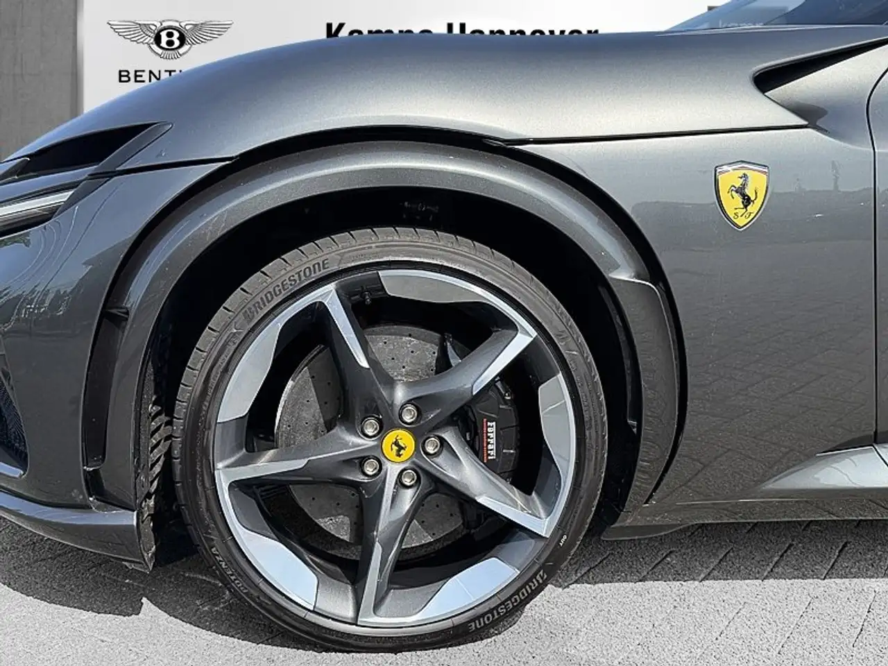 Ferrari Purosangue *Massage*Panorama* — Vehicle gallery 3