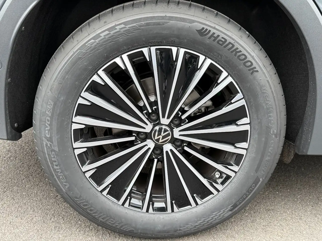 Volkswagen Tiguan Elegance AHK ACC HUD LED-Matrix Massage — Galerie du véhicule 11