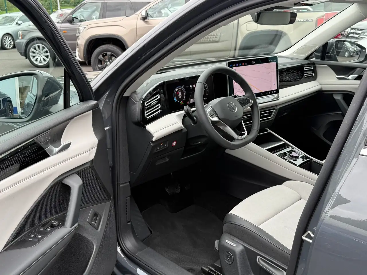 Volkswagen Tiguan Elegance AHK ACC HUD LED-Matrix Massage — Galerie du véhicule 13