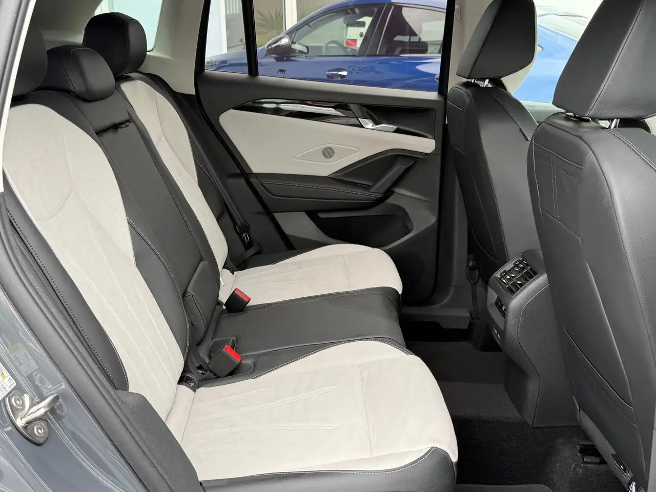Volkswagen Tiguan Elegance AHK ACC HUD LED-Matrix Massage — Galerie du véhicule 36