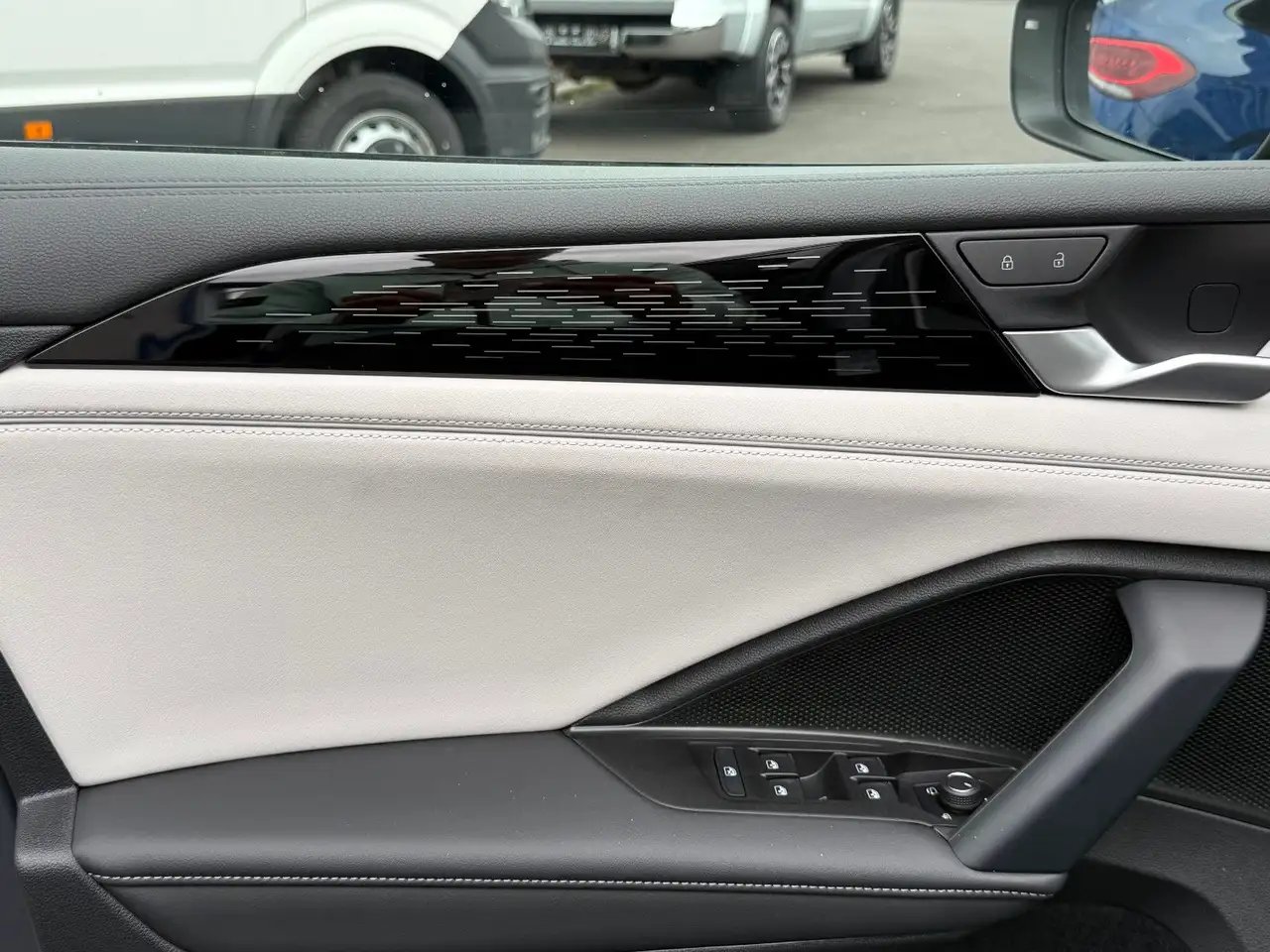 Volkswagen Tiguan Elegance AHK ACC HUD LED-Matrix Massage — Galerie du véhicule 14