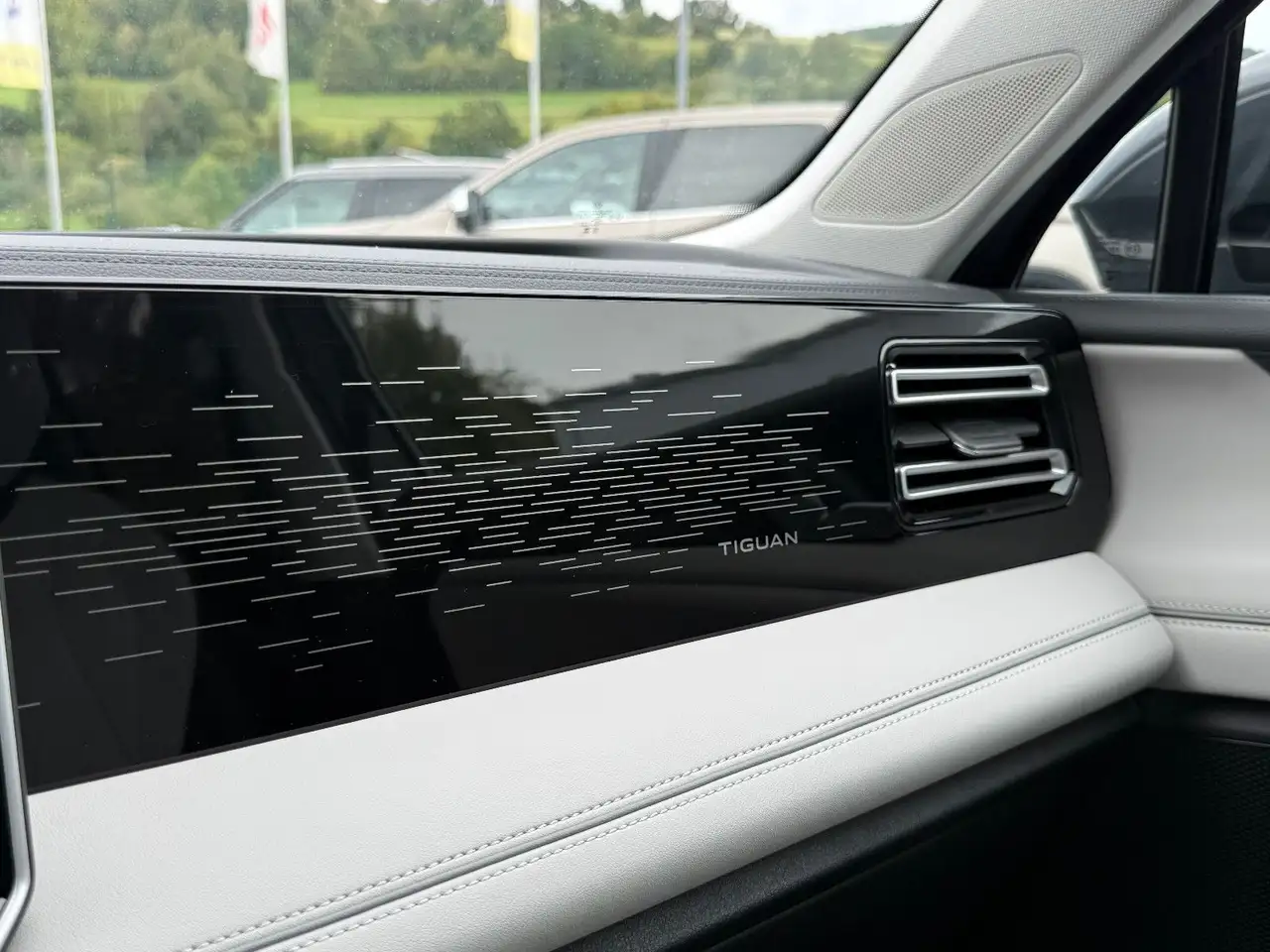 Volkswagen Tiguan Elegance AHK ACC HUD LED-Matrix Massage — Galerie du véhicule 30