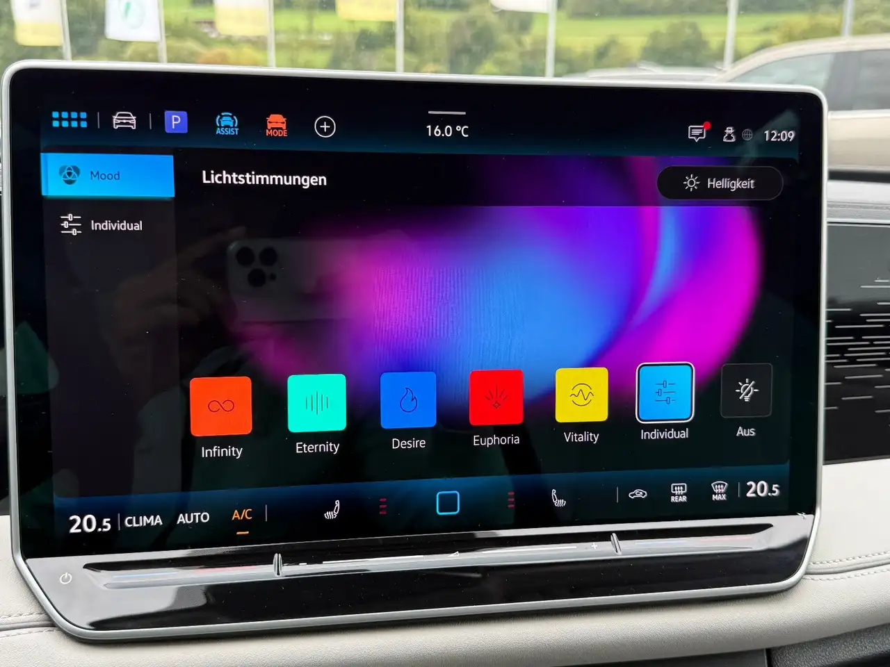 Volkswagen Tiguan Elegance AHK ACC HUD LED-Matrix Massage — Galerie du véhicule 29