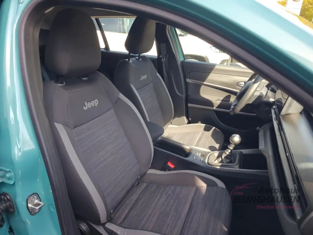 Jeep Avenger Longitude+Winterpaket +PDC+Apple CarPlay+Android A — معرض صور السيارة 38