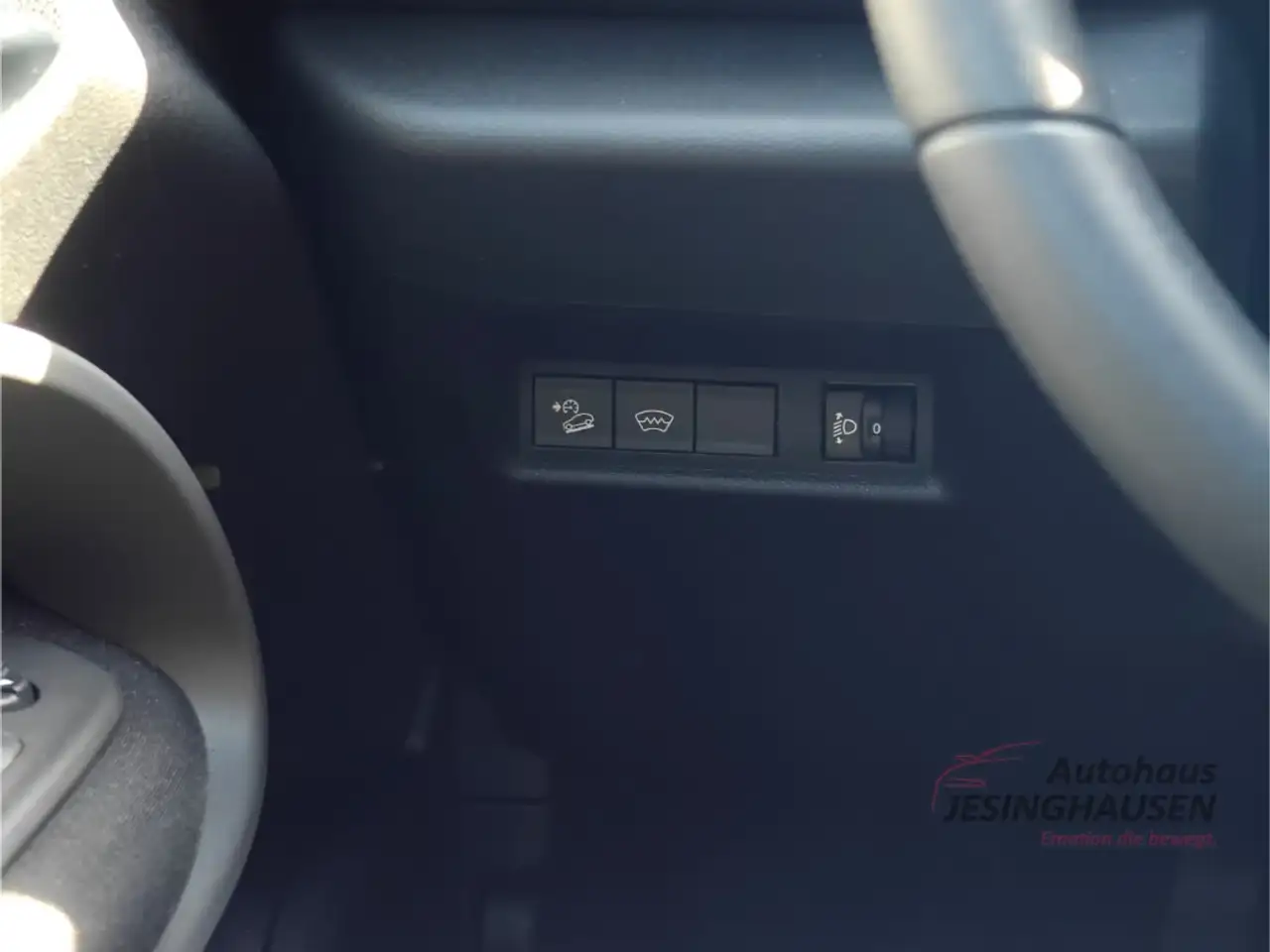 Jeep Avenger Longitude+Winterpaket +PDC+Apple CarPlay+Android A — معرض صور السيارة 29