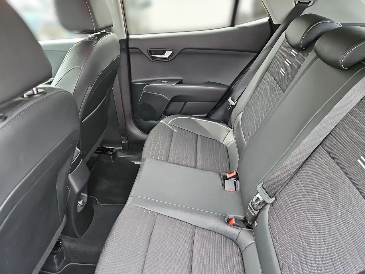Kia Stonic 1.0T 48V DCT GT Line Navi Kamera 17 Zoll — Galería del vehículo 8