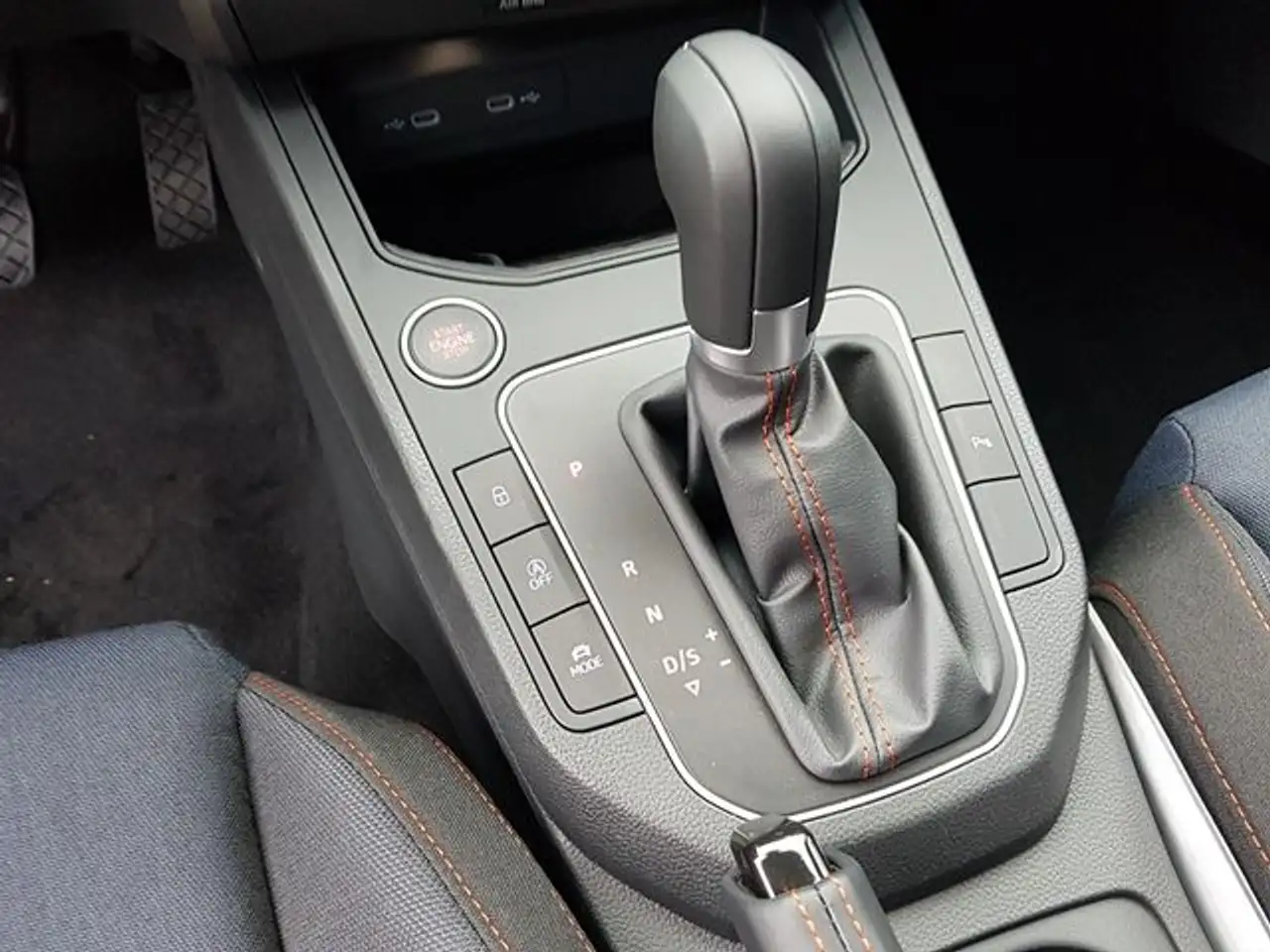 SEAT Ibiza 1.0 TSI S&S DSG FR — Galerie du véhicule 10