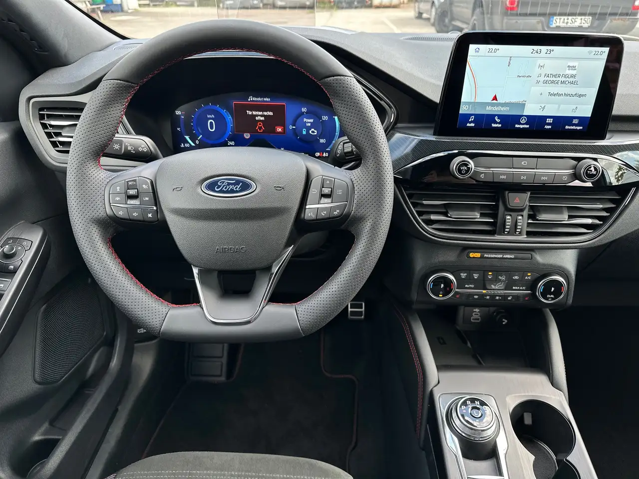 Ford Kuga Plug-In Hybrid ST-Line X — Galerie du véhicule 9