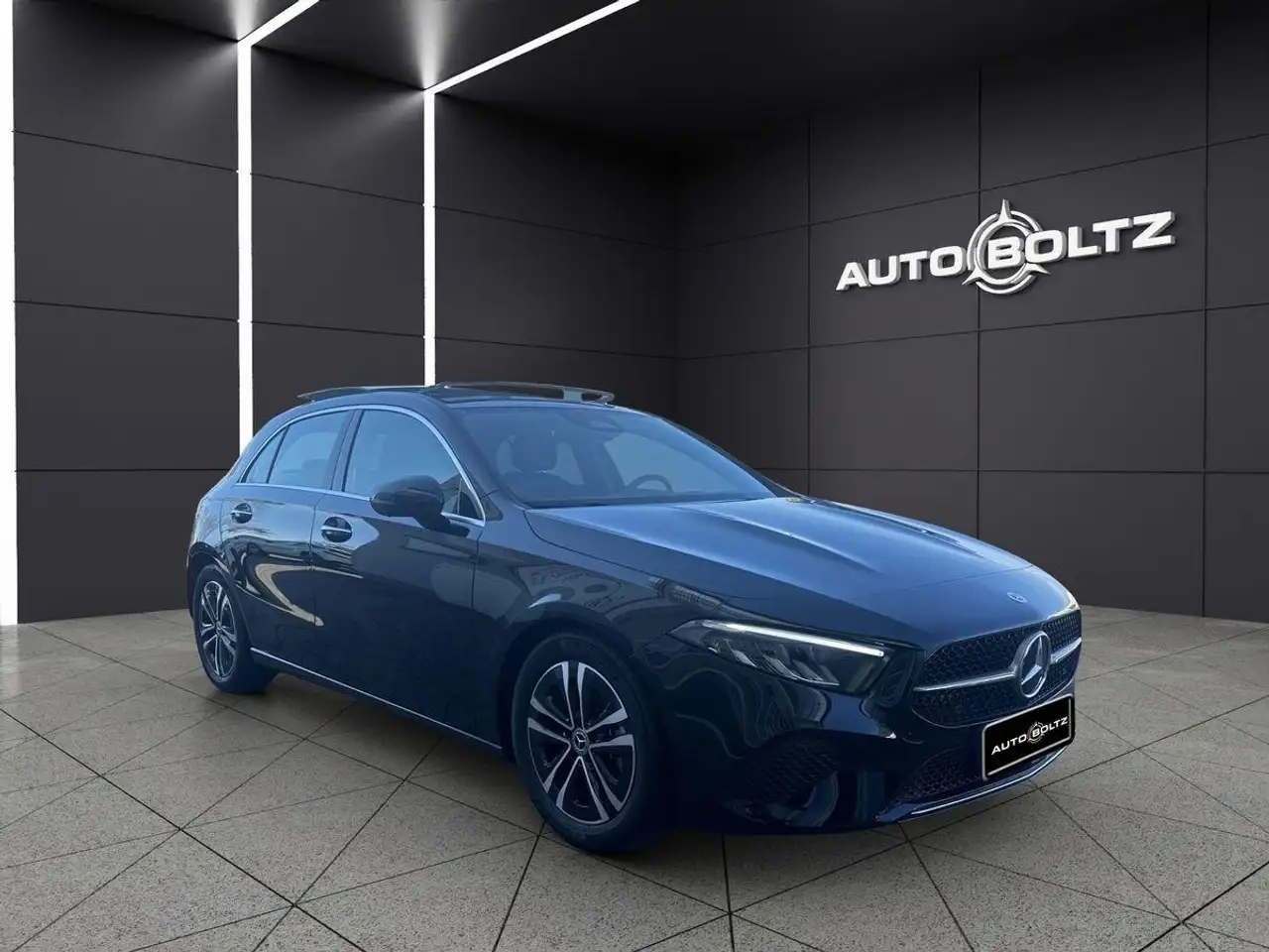 Mercedes-Benz A 180 ENp 47000 Pano Memory 360 Kam. KGo Totw. — معرض صور السيارة 8