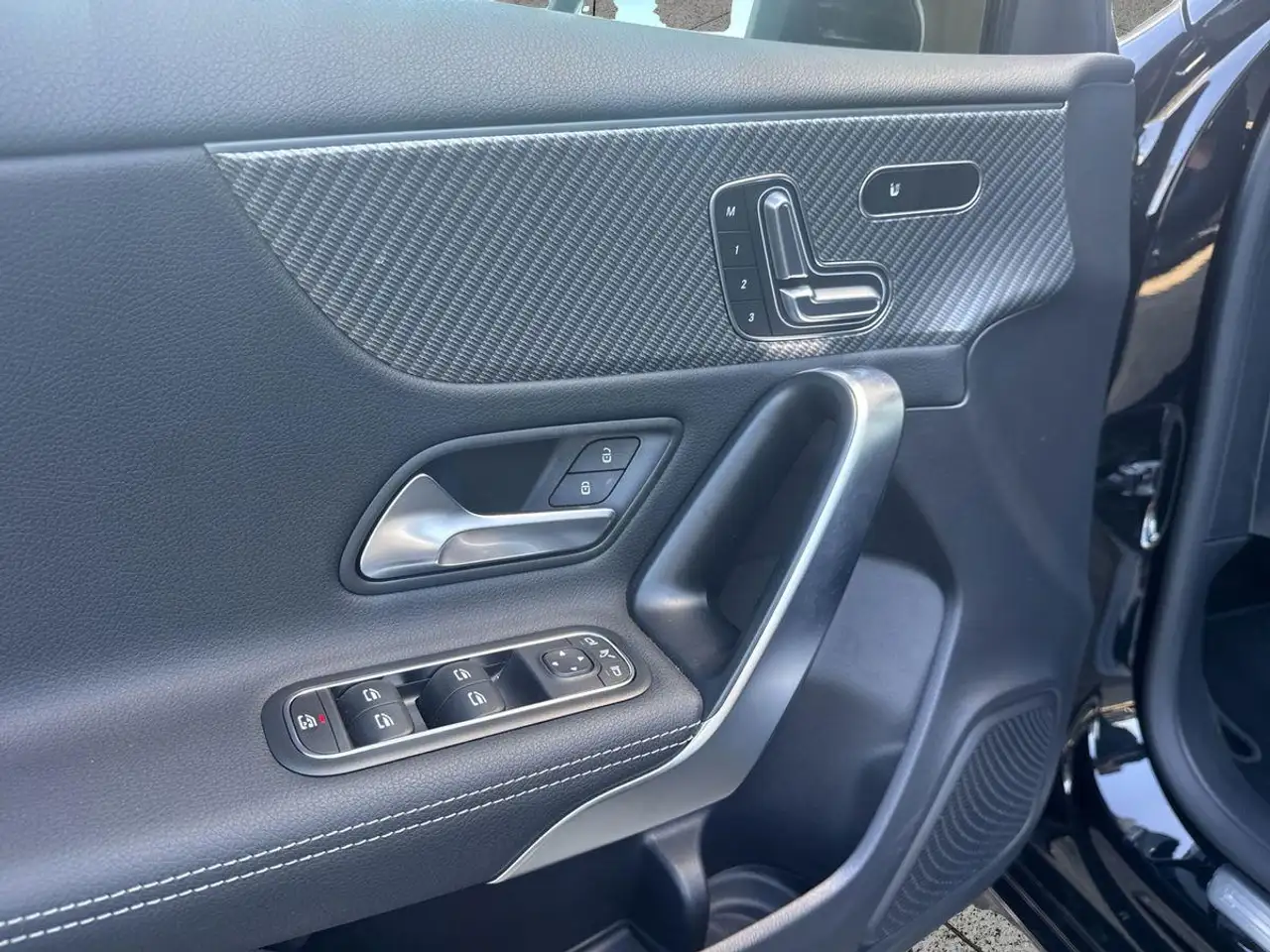 Mercedes-Benz A 180 ENp 47000 Pano Memory 360 Kam. KGo Totw. — معرض صور السيارة 11